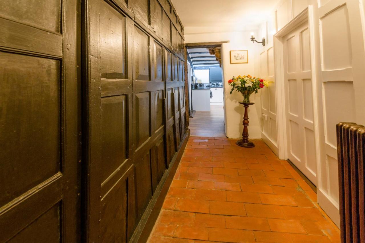 שרוסברי "Wesley House" Historic Home In Town Centre With Parking מראה חיצוני תמונה